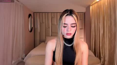 Juanita Clay online show from 09.18.25