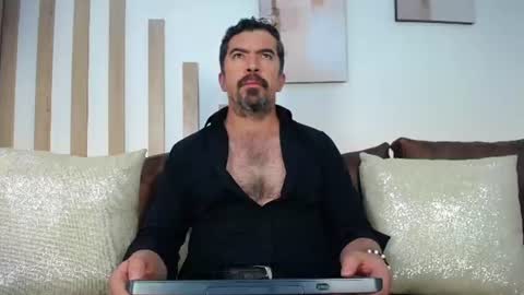 Snapshot of juank_fit45 chatting on 06.27.26 Juan k online show from 06.27.26