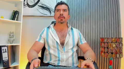 Snapshot of juank_fit45 chatting on 07.24.26 Juan k online show from 07.24.26