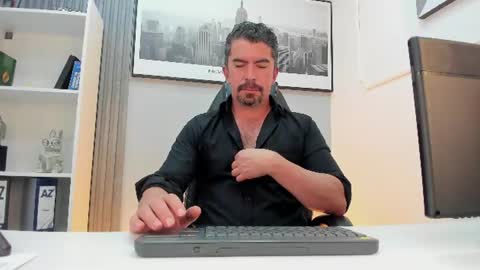Snapshot of juank_fit45 chatting on 07.31.26 Juan k online show from 07.31.26