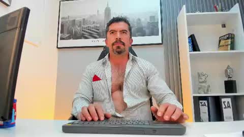 Snapshot of juank_fit45 chatting on 08.03.26 Juan k online show from 08.03.26