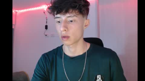 Snapshot of juanmres chatting on 11.21.25 juanmres online show from 11.21.25