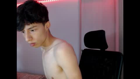 Snapshot of juanmres chatting on 12.14.25 juanmres online show from 12.14.25