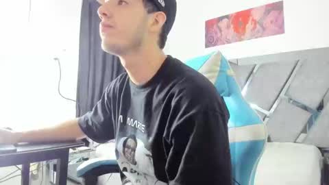 juannvalencia11 online show from 04.22.26