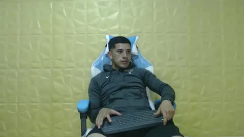 Snapshot of juanperez1999777 chatting on 09.17.25 juanperez1999777 online show from 09.17.25