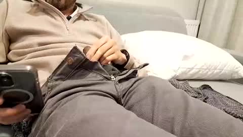 Snapshot of juanxxxo_ chatting on 11.04.25 juanxxxo_ online show from 11.04.25