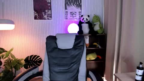 Snapshot of judaline chatting on 11.22.25 judaline online show from 11.22.25