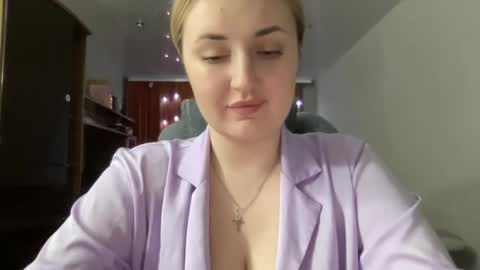 Snapshot of judevalenti chatting on 02.11.25 JudeValenti online show from 02.11.25