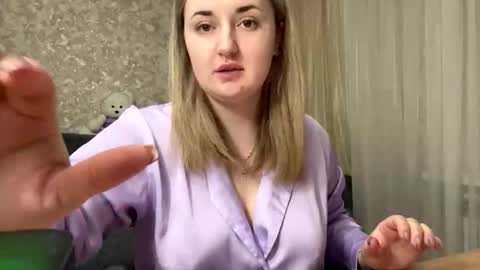 Snapshot of judevalenti chatting on 10.21.25 JudeValenti online show from 10.21.25