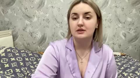 Snapshot of judevalenti chatting on 11.25.25 JudeValenti online show from 11.25.25