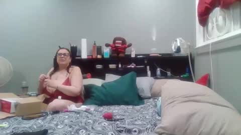 Juiceepawwg420 online show from 05.11.26