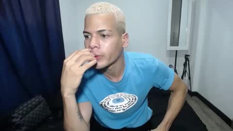 Snapshot of juicy_boy22 chatting on 10.26.25 Miguel online show from 10.26.25