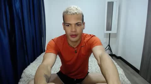 Snapshot of juicy_boy22 chatting on 11.28.25 Miguel online show from 11.28.25