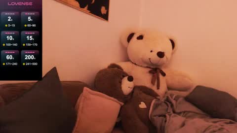 Snapshot of juicy_mystery chatting on 12.26.24 laura online show from 12.26.24