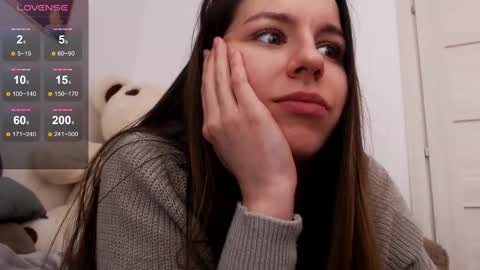 Snapshot of juicy_mystery chatting on 01.01.25 laura online show from 01.01.25