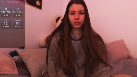 Snapshot of juicy_mystery chatting on 01.06.25 laura online show from 01.06.25