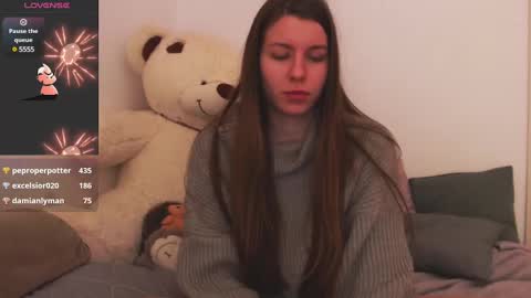 Snapshot of juicy_mystery chatting on 01.11.25 laura online show from 01.11.25