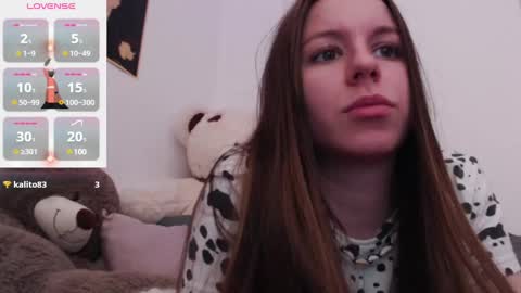 Snapshot of juicy_mystery chatting on 02.06.25 laura online show from 02.06.25