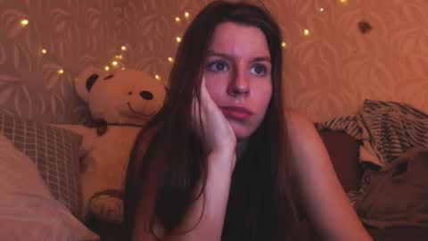 Snapshot of juicy_mystery chatting on 09.24.25 laura online show from 09.24.25