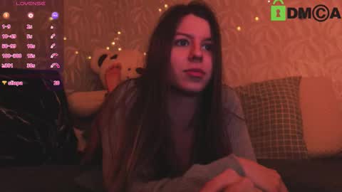 Snapshot of juicy_mystery chatting on 10.03.25 laura online show from 10.03.25