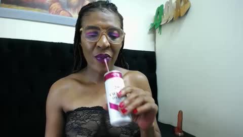 Snapshot of juicykayxxx chatting on 02.13.25 Miss Kay online show from 02.13.25