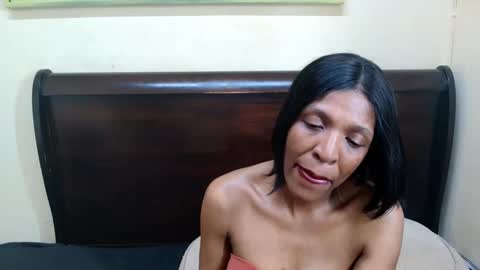 Snapshot of juicykayxxx chatting on 10.01.25 Miss Kay online show from 10.01.25