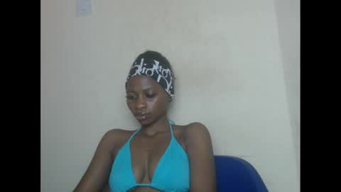 Snapshot of juicypiexx chatting on 02.14.25 juicypiexx online show from 02.14.25