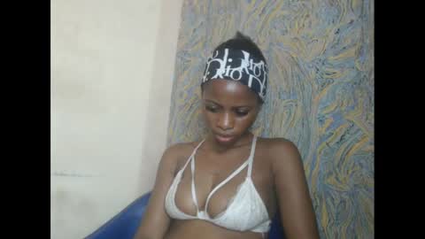 Snapshot of juicypiexx chatting on 02.18.25 juicypiexx online show from 02.18.25