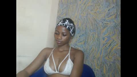 Snapshot of juicypiexx chatting on 02.18.25 juicypiexx online show from 02.18.25