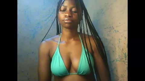 Snapshot of juicypiexx chatting on 10.12.25 juicypiexx online show from 10.12.25