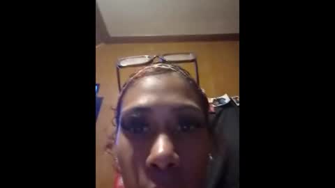 Snapshot of juicyslutx chatting on 12.13.25 juicyslutx online show from 12.13.25