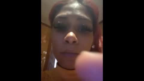 Snapshot of juicyslutx chatting on 12.14.25 juicyslutx online show from 12.14.25