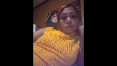 Snapshot of juicyslutx chatting on 12.15.25 juicyslutx online show from 12.15.25