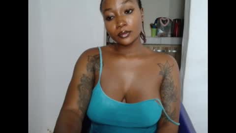 juicyxpink online show from 11.20.25