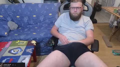 Julcs online show from 03.04.25