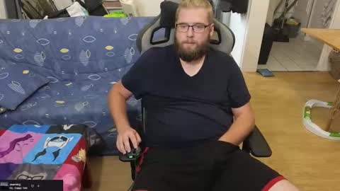 Julcs online show from 10.03.25