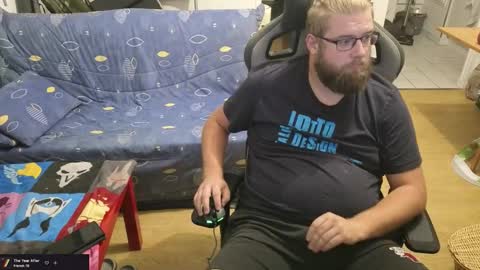 Julcs online show from 10.12.25