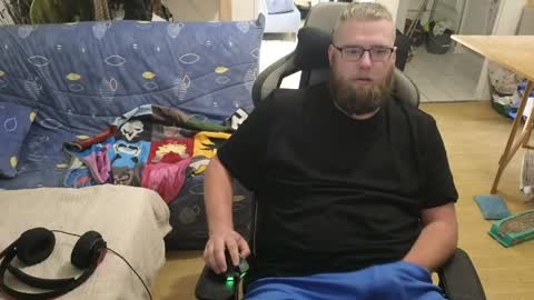 Julcs online show from 04.15.26