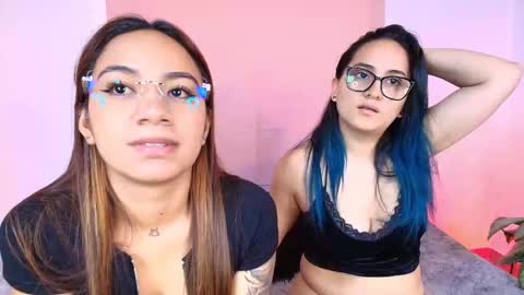 Snapshot of jules_n_gia chatting on 10.27.25 Jules and Gia online show from 10.27.25