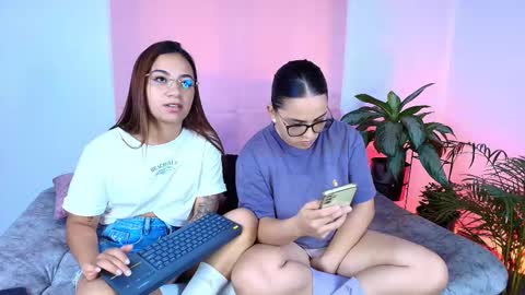 Snapshot of jules_n_gia chatting on 12.03.25 Jules and Gia online show from 12.03.25