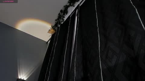 Juli Modelo Independiente online show from 02.04.25