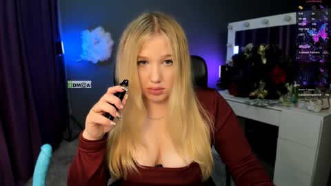 Snapshot of juli_kisss chatting on 12.24.24 juli kisss online show from 12.24.24