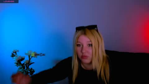 Snapshot of juli_kisss chatting on 06.10.26 juli kisss online show from 06.10.26