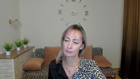 Snapshot of julia__cherry_ chatting on 12.06.24 julia__cherry_ online show from 12.06.24