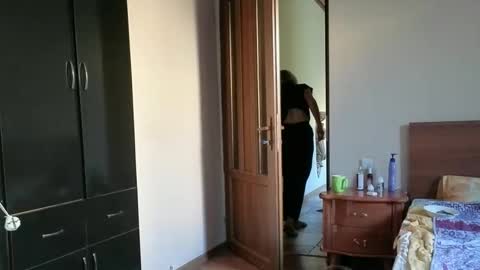 julia_giulia online show from 10.11.25