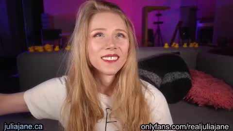 Snapshot of julia_jane chatting on 01.10.26 Julia Jane online show from 01.10.26