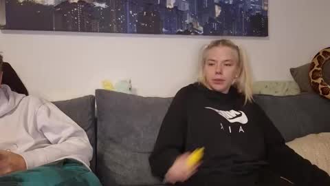 Snapshot of julia_official chatting on 11.09.25 julia_official online show from 11.09.25