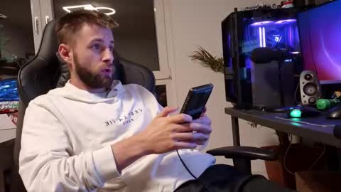 Snapshot of julia_official chatting on 01.13.26 julia_official online show from 01.13.26