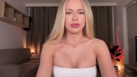 Snapshot of julia_rle chatting on 09.16.25 Julia R Le online show from 09.16.25