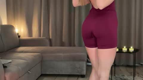 Snapshot of julia_rle chatting on 10.22.25 Julia R Le online show from 10.22.25